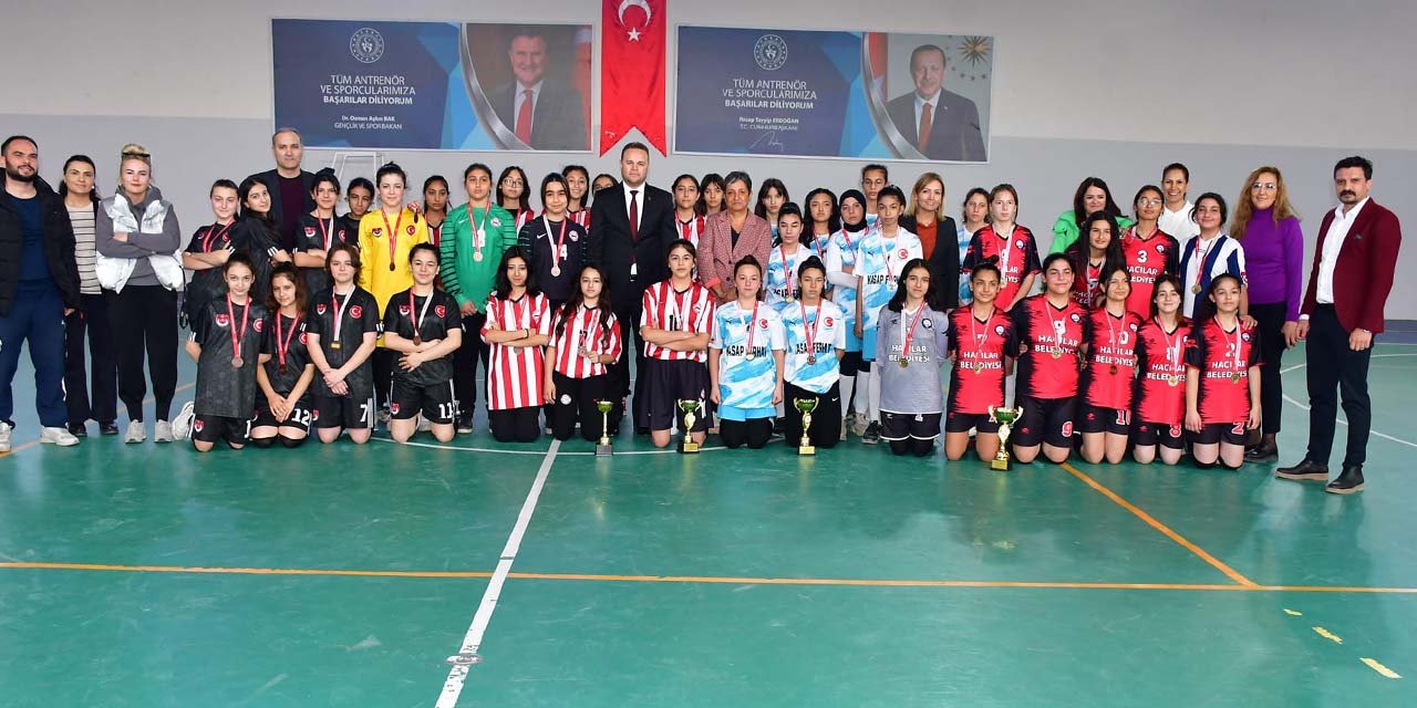 Kırıkkale’de Yıldız kızlarda futsal heyecanı yaşandı