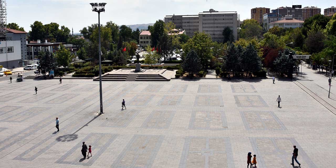 Cumhuriyet Meydanı’nın altı otopark oluyor