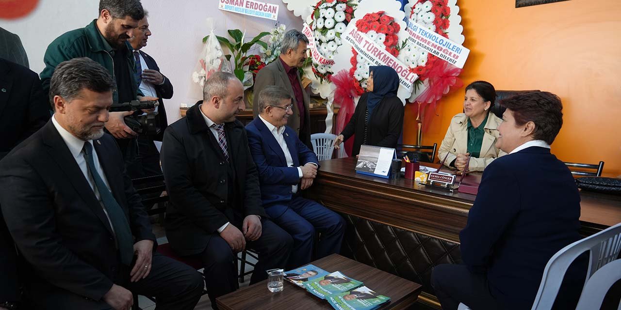 Davutoğlu’ndan AK Parti’ye sürpriz ziyaret