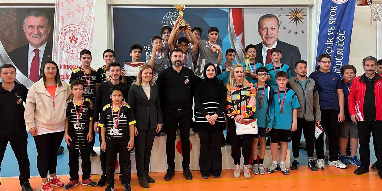 Kırıkkale’de badminton yıldızları ödüllendirildi