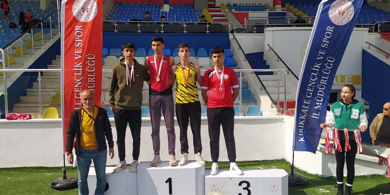 Kırıkkale’de genç kız ve erkekler şampiyonluk için yarıştı
