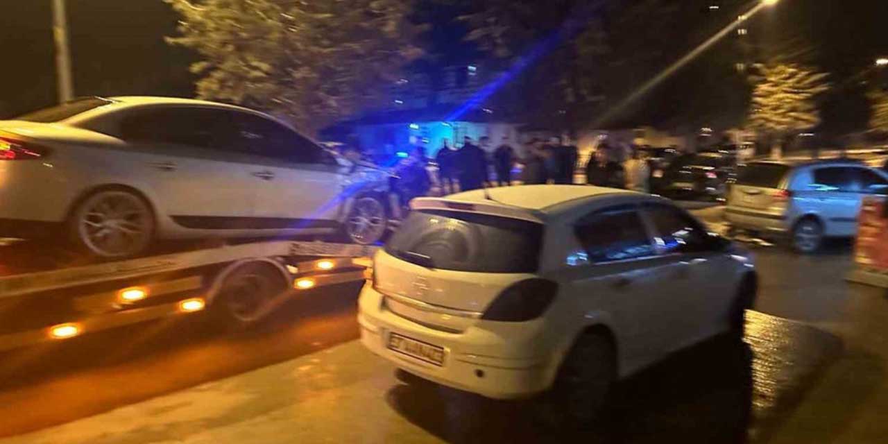 Kastamonu’da çarpışan otomobiller park halindeki araçlara çarptı: 1 yaralı