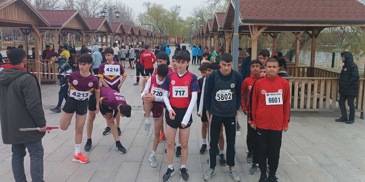 Kırıkkale’de 220 sporcu şampiyonluğa koştu
