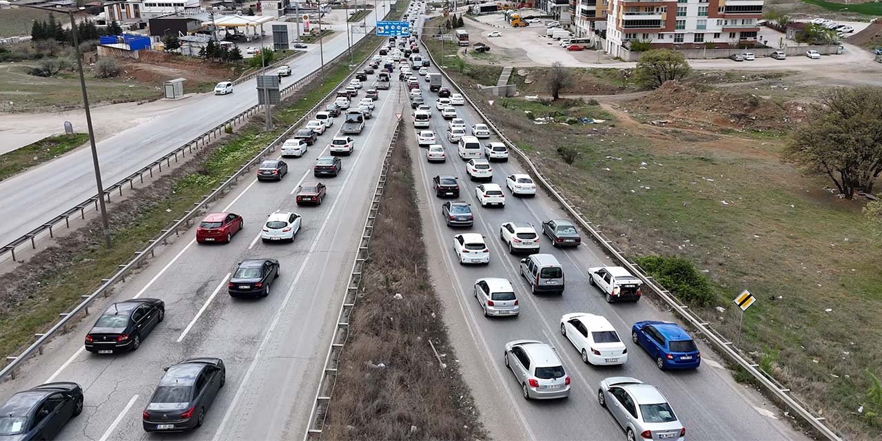 Kırıkkale'den binlerce araçla tatil göçü!