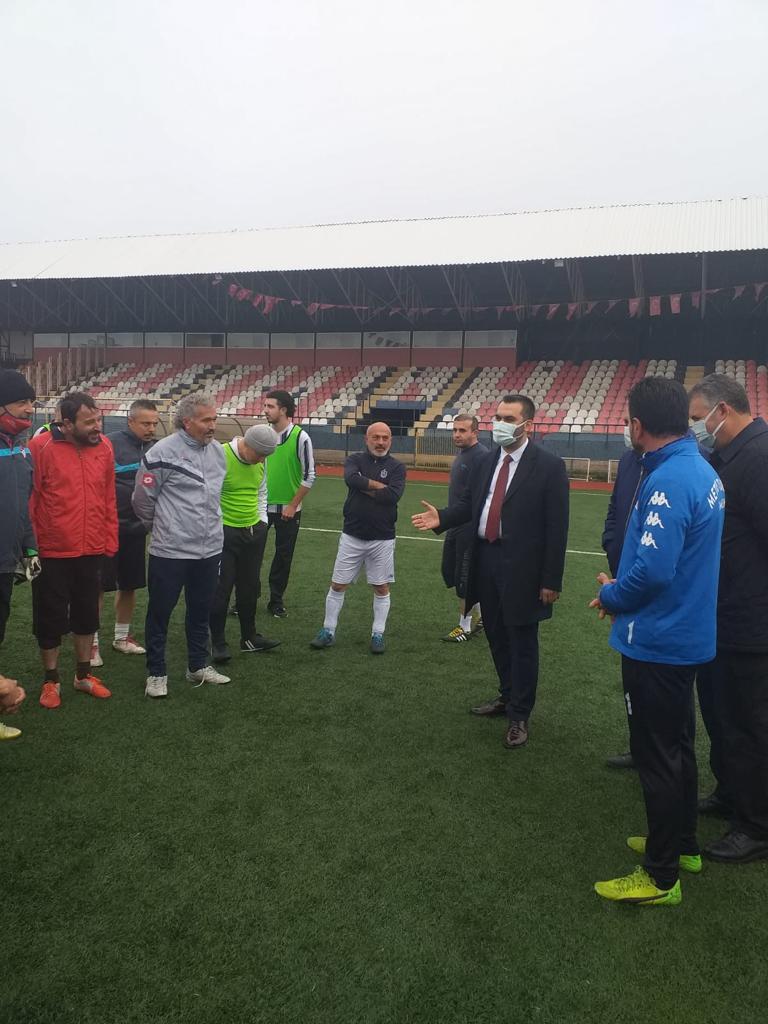 İl Başkanı Kaplan'dan futbolculara tatlı ikramı 