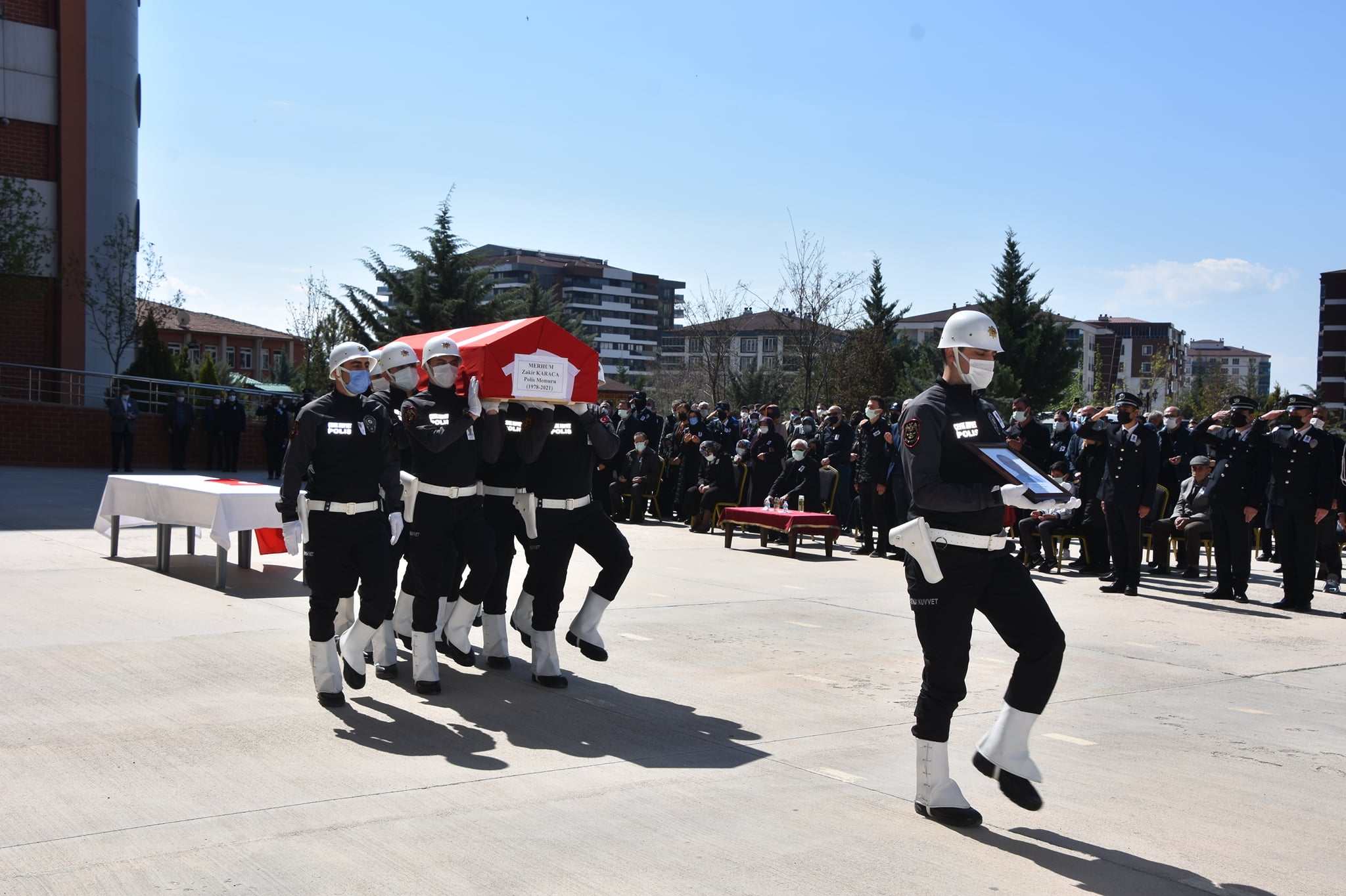 Karaca son yolculuğuna uğurlandı