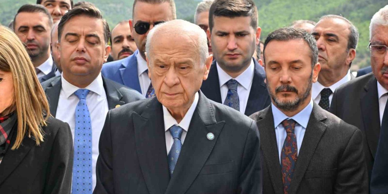 MHP lideri Devlet Bahçeli, Ülkücü Şehitler Anıtı’nı ziyaret etti
