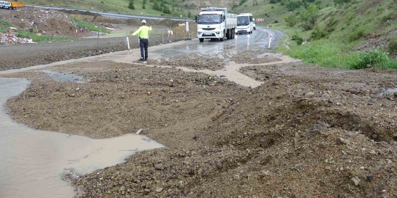 Yozgat’ta şiddetli yağış hayatı olumsuz etkiledi