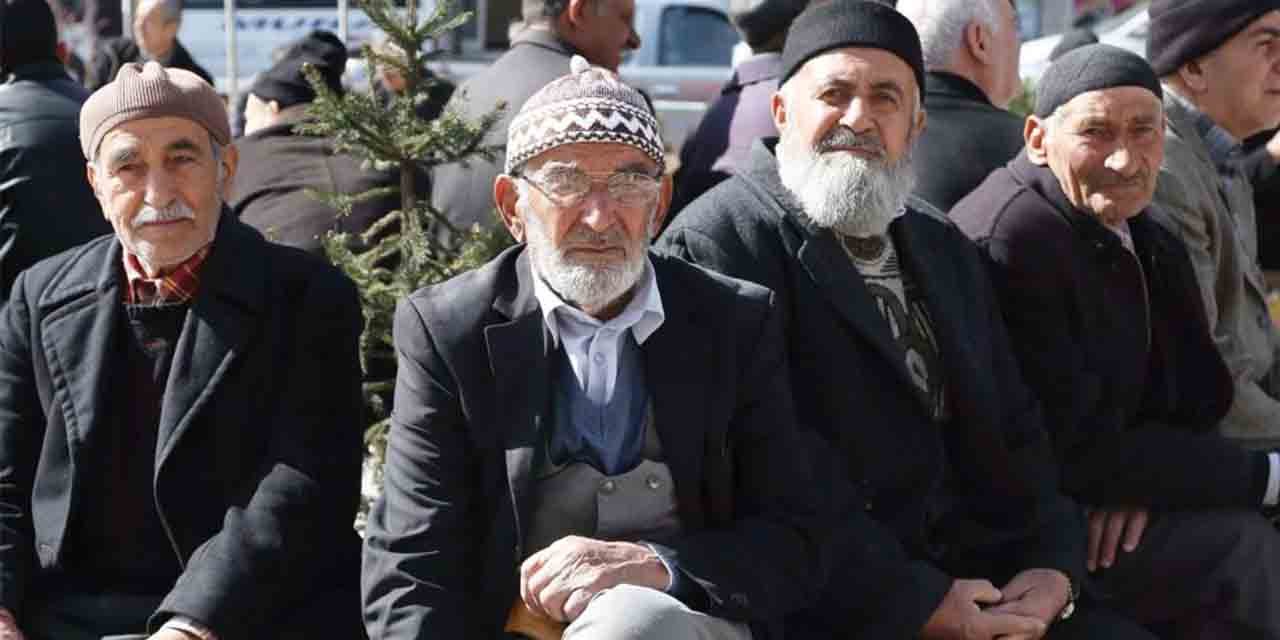 Emekliler müjde! Bakan açıkladı hesaplara yatacak