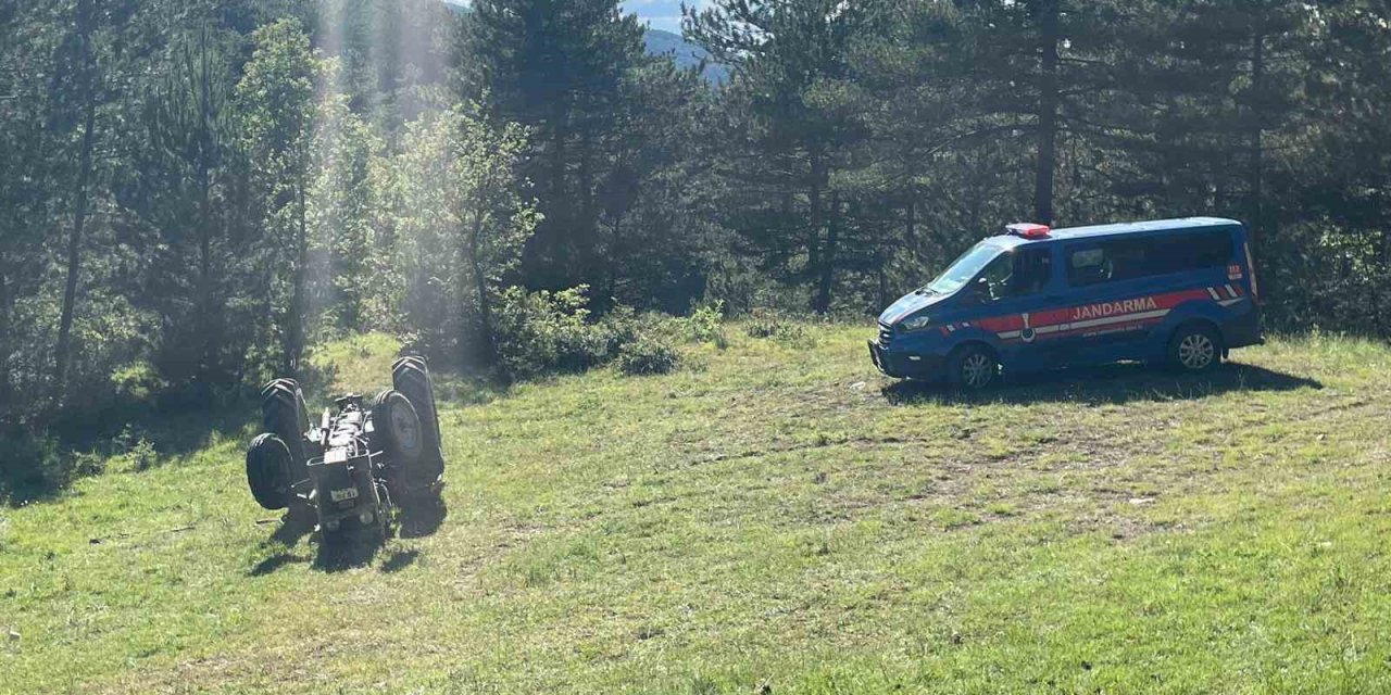 Kontrolden çıkan traktör devrildi