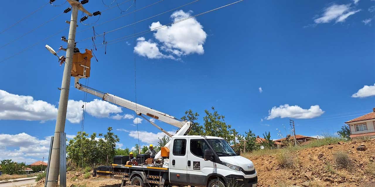 Yahşihan'da sorunlara yol açan elektrik direkleri kaldırıldı