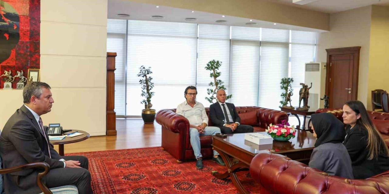 CHP Genel Başkanı Özel, Saniye Ateş ile görüştü