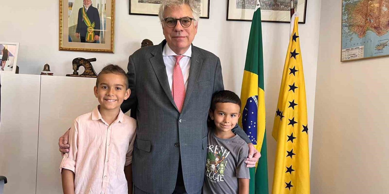 Brezilya Büyükelçisi, küçük Neymar hayranını kabul etti
