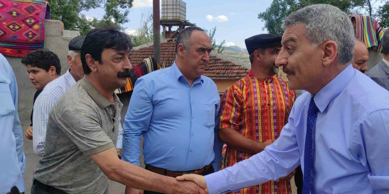 Yozgat Valisi, Türkmen kültürünün tanıtıldığı stantları gezdi