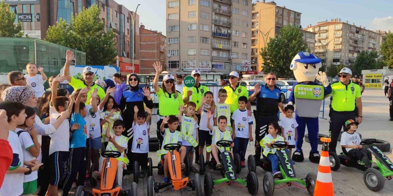 Kırşehir polisinden çocuklara ’trafik eğitimi’