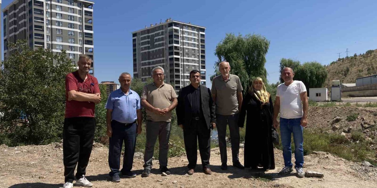 Ova Çayı kötü koku ve sivrisinekten geçilmiyor