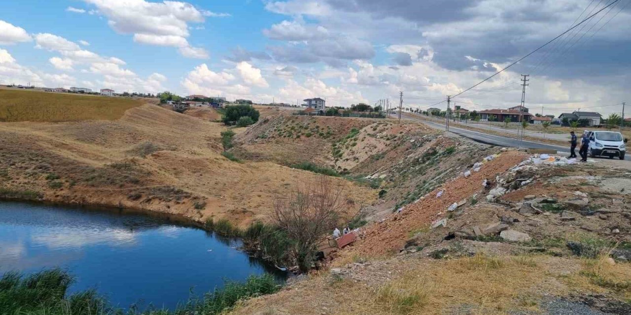 Cesedi alınmayan uyuşturucu kuryesi kimsesizler mezarlığına defnedildi