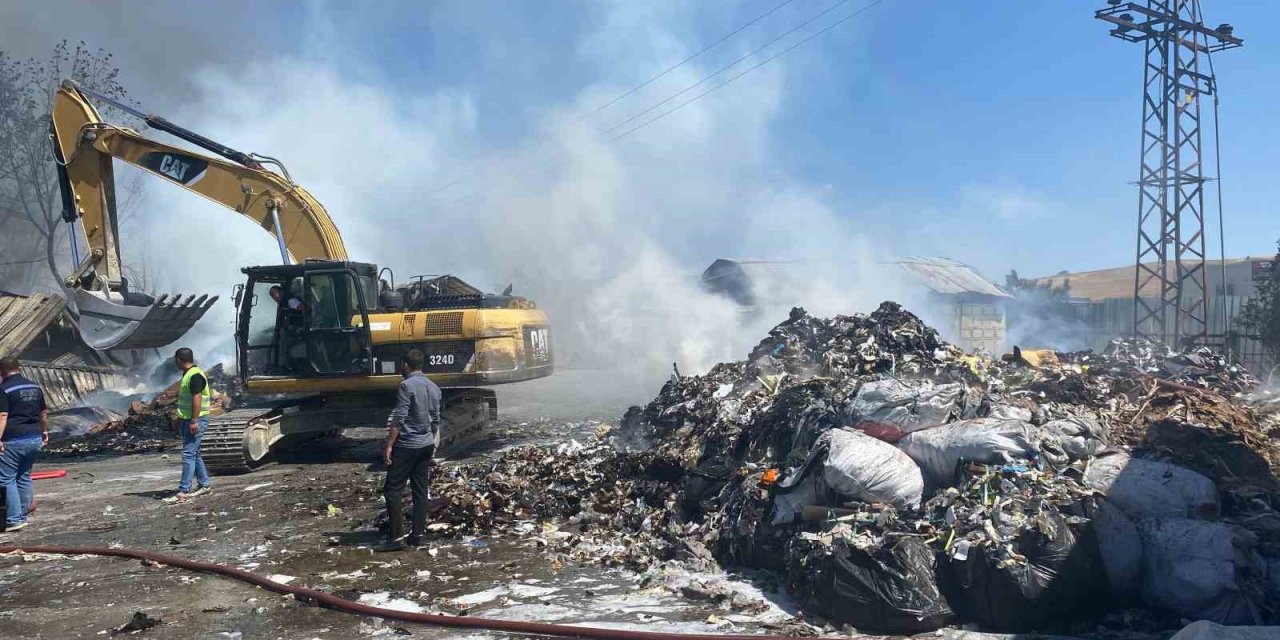 Ankara’da geri dönüşüm fabrikasında çıkan yangın kontrol altına alındı