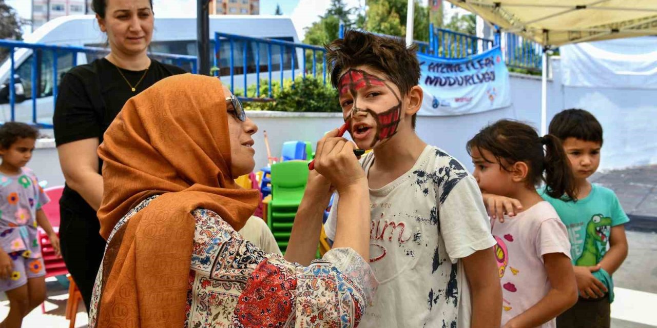 Ankara Büyükşehir’in "Çocuk etkinlik aracı" ile doya doya yaz tatili