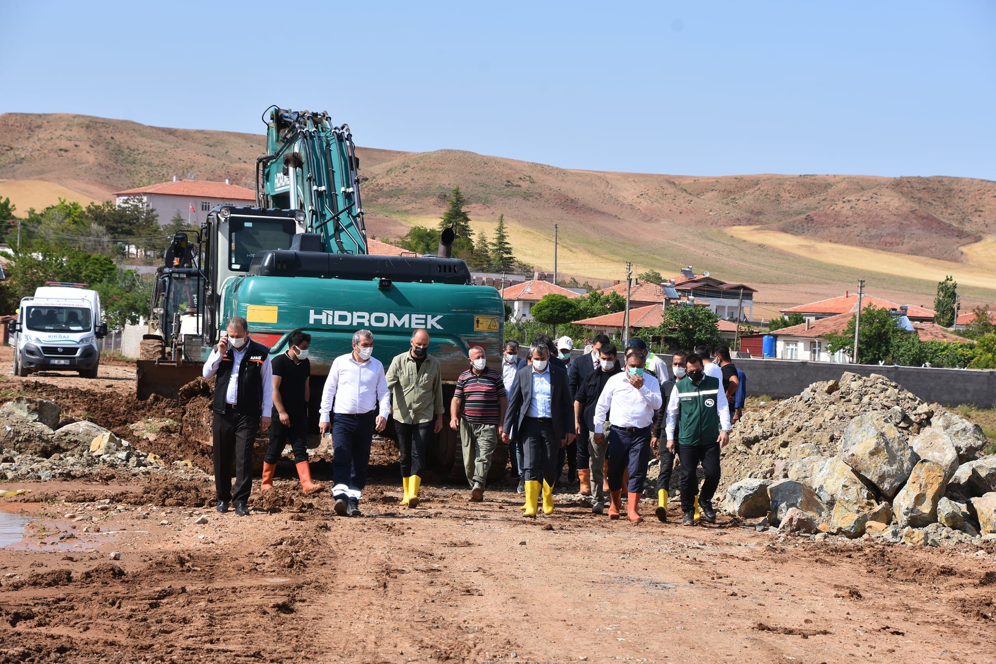 Çerikli'de yaralar sarılıyor