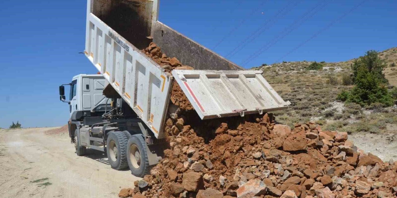 Kahramankazan’da yol, okul ve sosyal alanlarda iyileştirme yapıldı