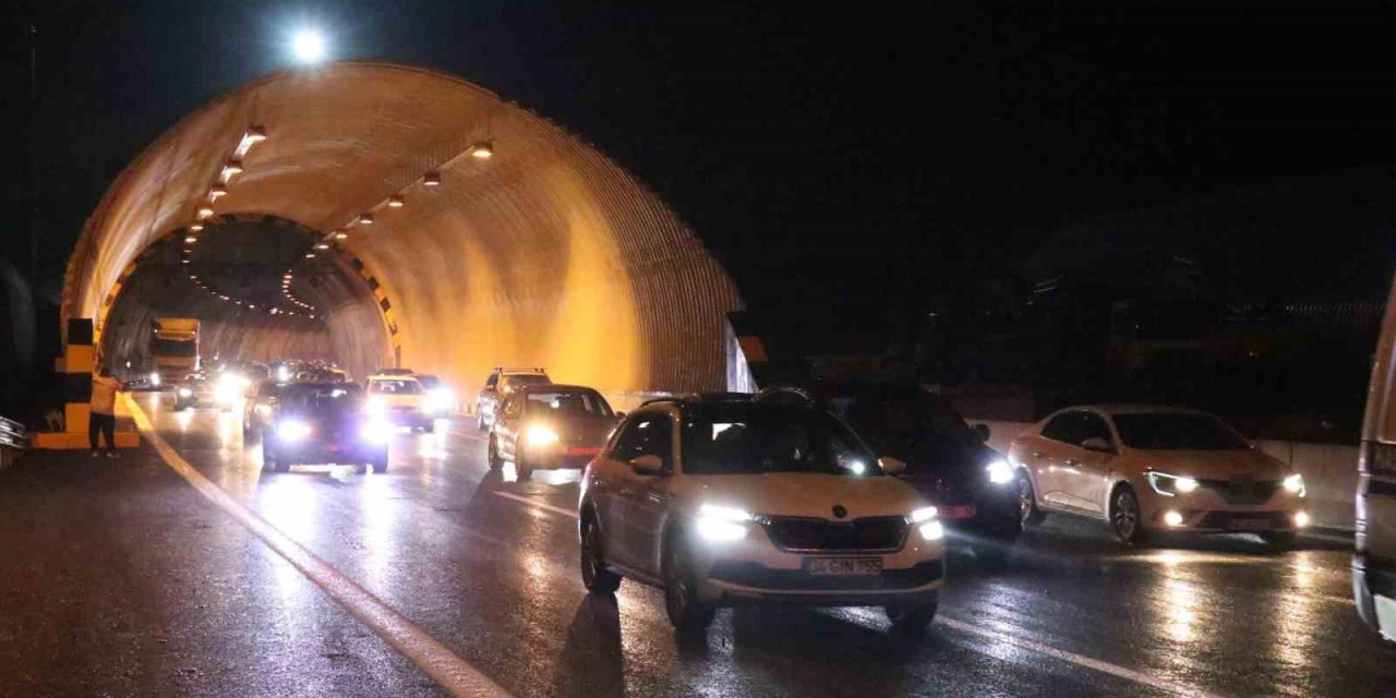 Bolu Dağı Tüneli trafiğe açıldı: Trafik çilesi bitti