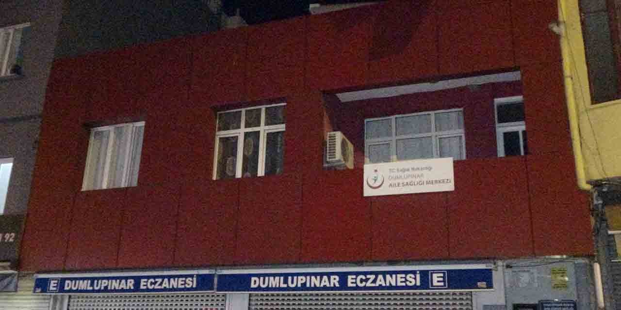 Muayene olduğu doktoru "çaydanlık" ile dövdü