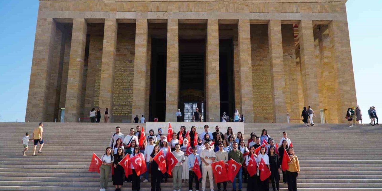 Yılmaz’dan gençlere Ankara gezisi