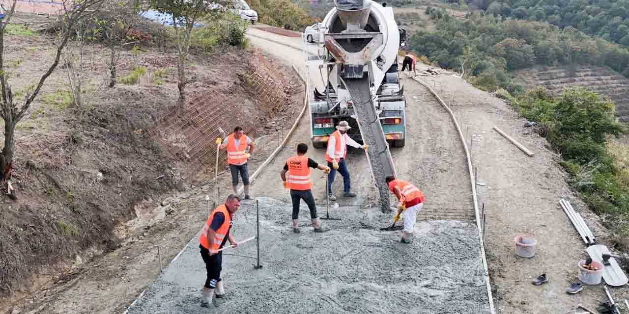 Sandıkçı: “İlçemize güvenli ve konforlu yollar kazandırıyoruz”