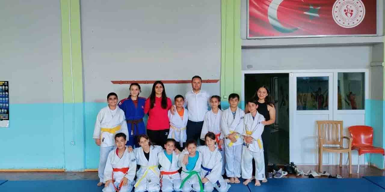 Judo ve halter antrenmanları devam ediyor