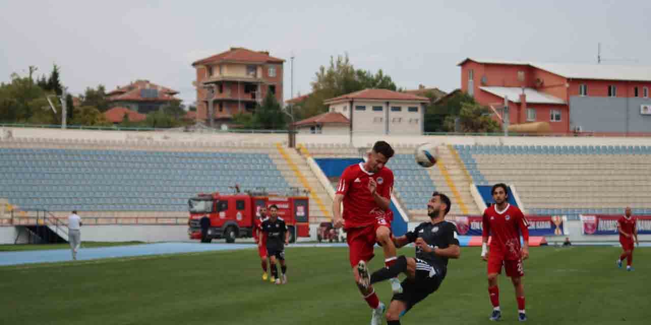 Kırıkkale-Maraş maçına hakem damga vurdu! Maçı katletti