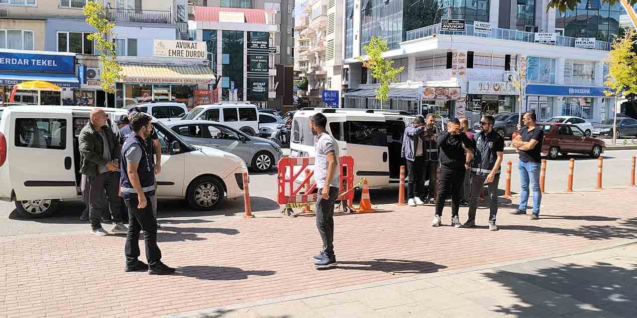 Kırıkkale yolunda 15 düzensiz göçmen yakalandı