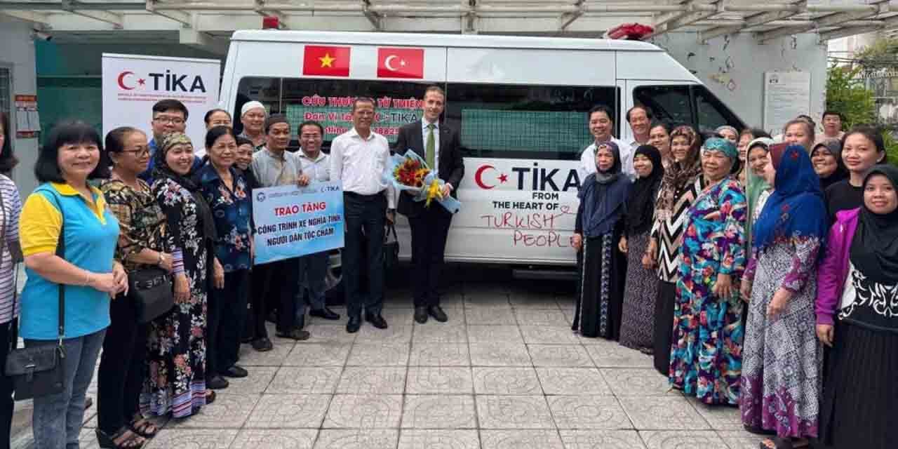 TİKA’dan Vietnam’daki Müslüman topluluğa hasta ve cenaze nakil aracı desteği