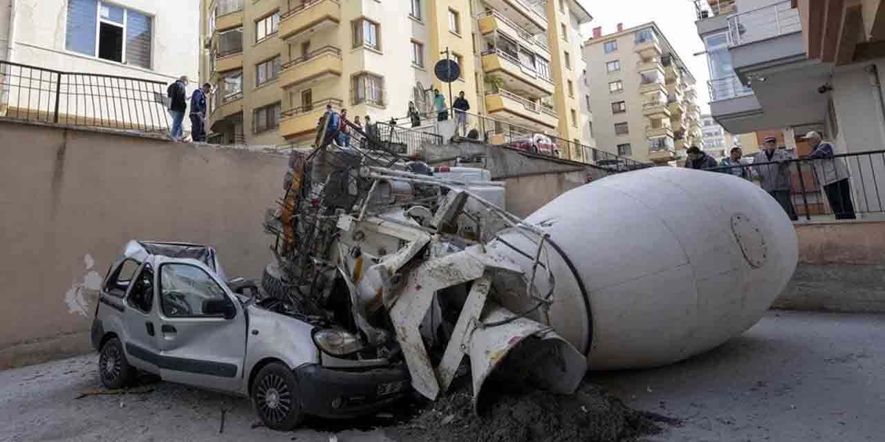 Sincan’da beton mikseri devrildi