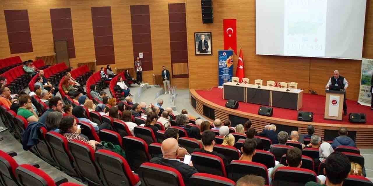 Kastamonu Üniversitesi’nde Türkiye’nin zengin bitki örtüsü konuşuldu