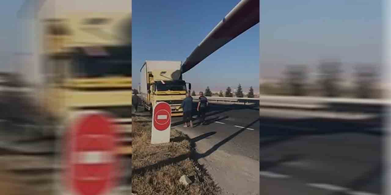 Ankara’da tır üzerinde taşınan rüzgar türbini kamyona çarptı