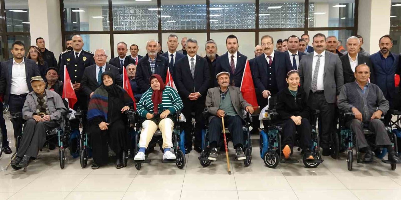 Yozgat’ta 20 engelliye tekerlekli sandalye dağıtıldı