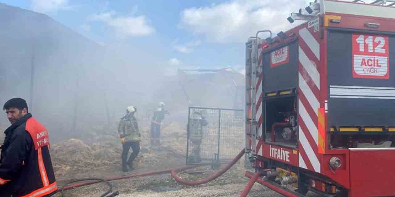 Ankara Akyurt’ta yangın: Saman balyaları tutuştu