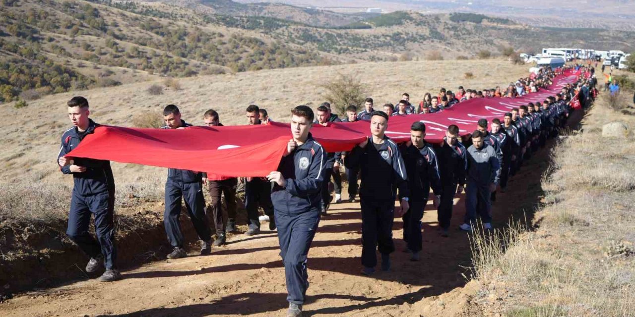 Dinek Dağı zirvesinde Cumhuriyet coşkusu