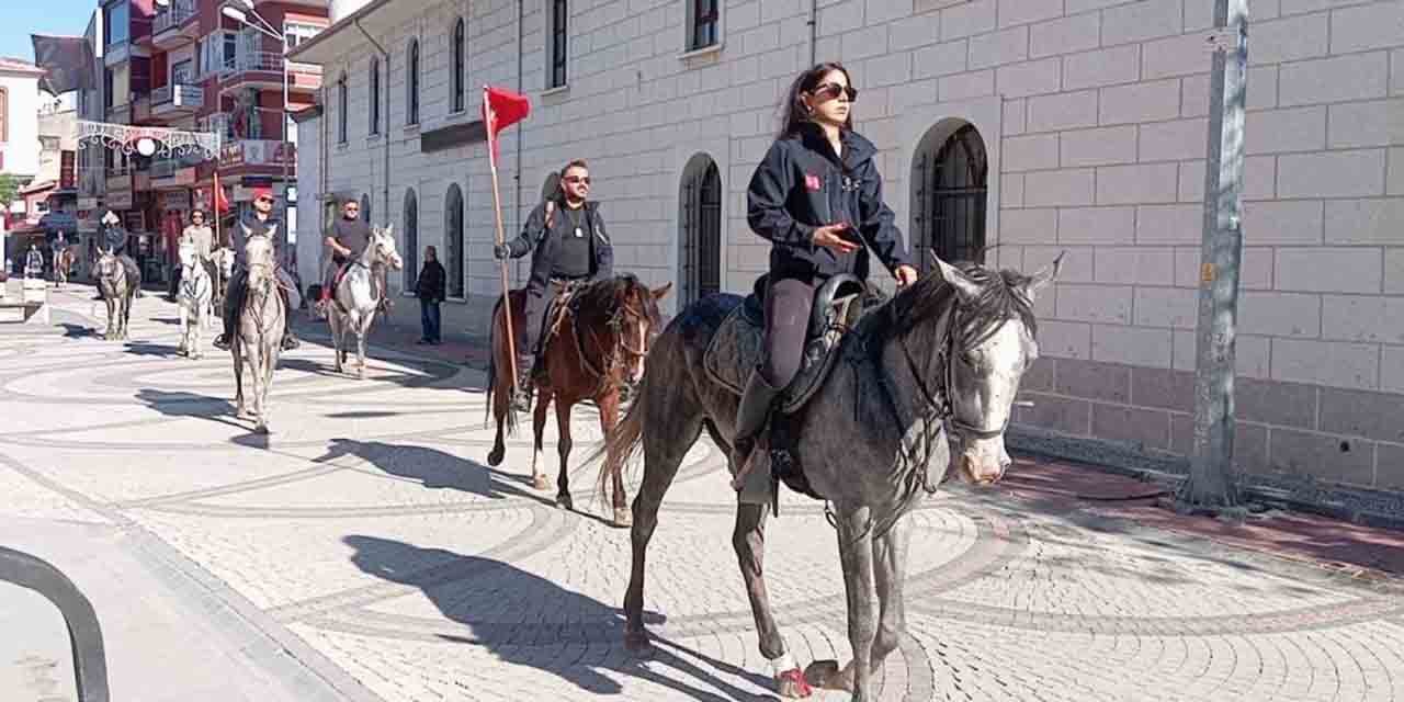 Kurtuluş Savaşı’nın simgesi İstiklal Yolu’nda anlamlı sürüş