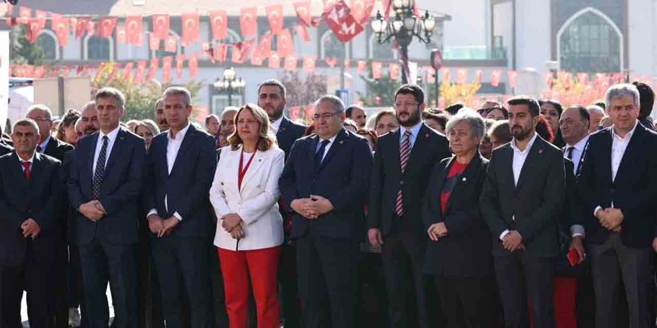 Keçiören’de Cumhuriyet Bayramı’nın 101. yılı kutlandı