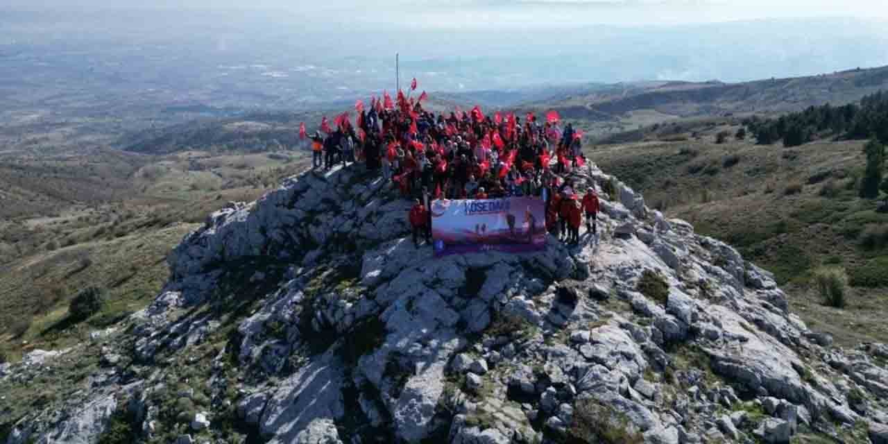 Kösedağ’ın zirvesine dev Türk bayrağı