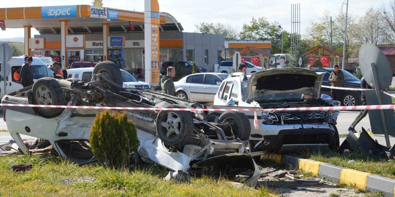 Fiat Tofaş marka otomobilin altında kalan sürücü feci şekilde can verdi