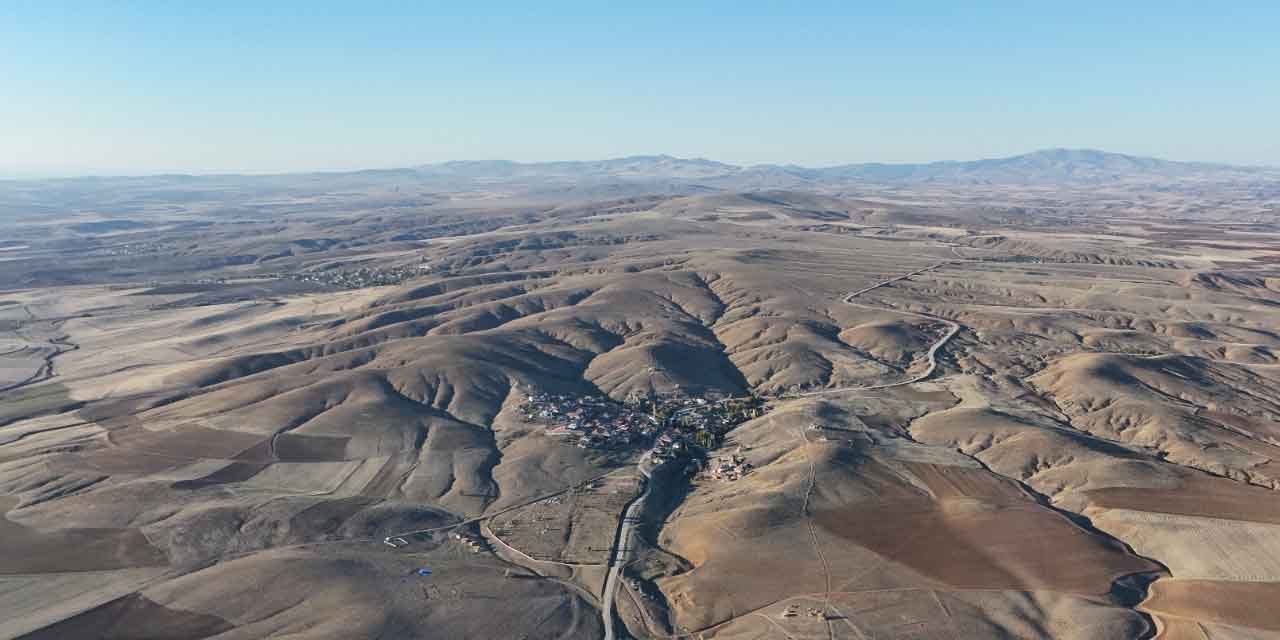 Bozkır dağları güzelliği ortaya seriyor