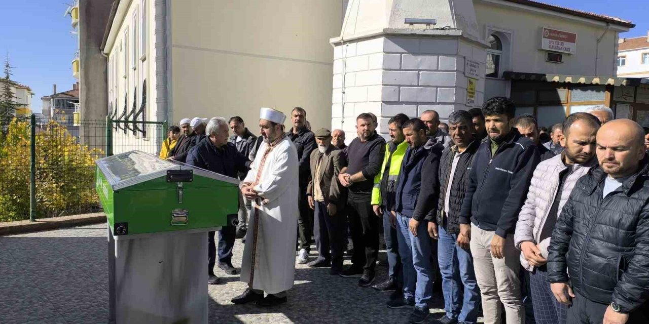 İş kazası geçiren işçi son yolculuğuna uğurlandı