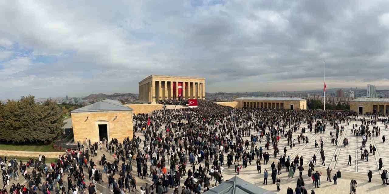 Atatürk’ü Anma Günü’nde, 1 milyon 92 bin 365 kişi Anıtkabir’i ziyaret etti