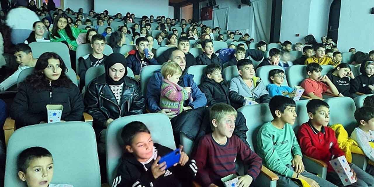 Çocuklara özel günlerinde sinema etkinliği