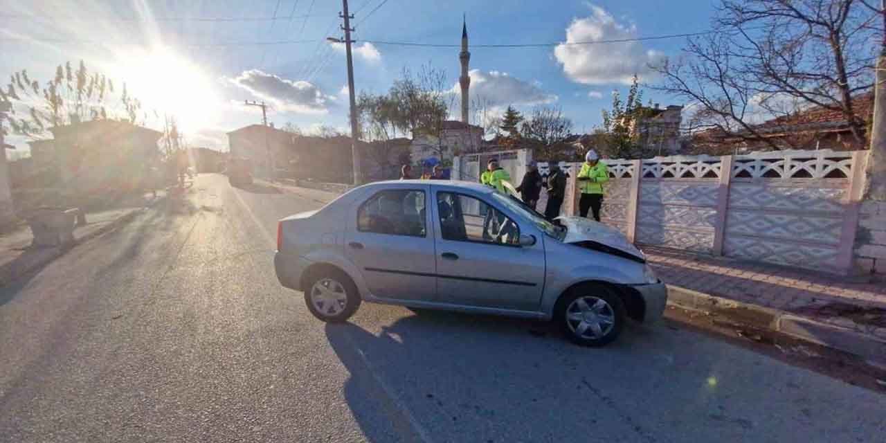 Ağaca çarpan otomobilin sürücüsü yaralandı