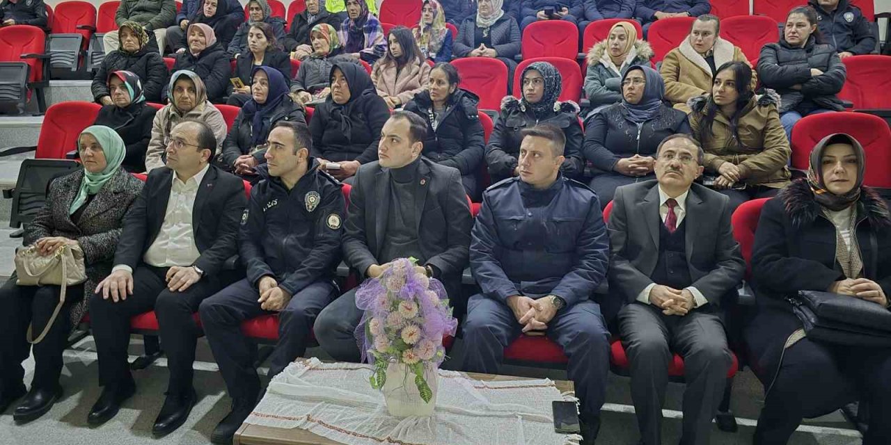 En İyi Narkotik Polisi Anne semineri