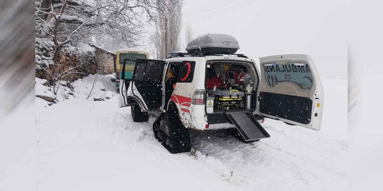 Kar paletli ambulans kış şartlarında hayat kurtarıyor